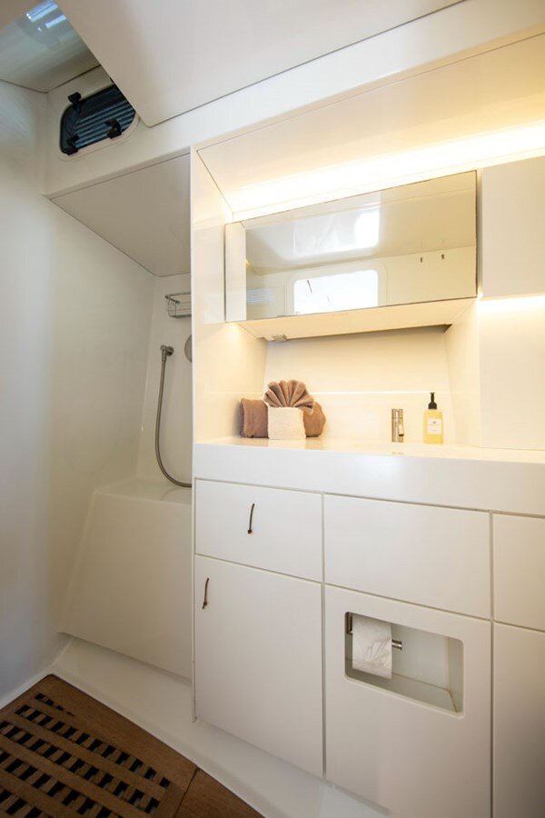 2015-y-yachts-78-8-be4c66