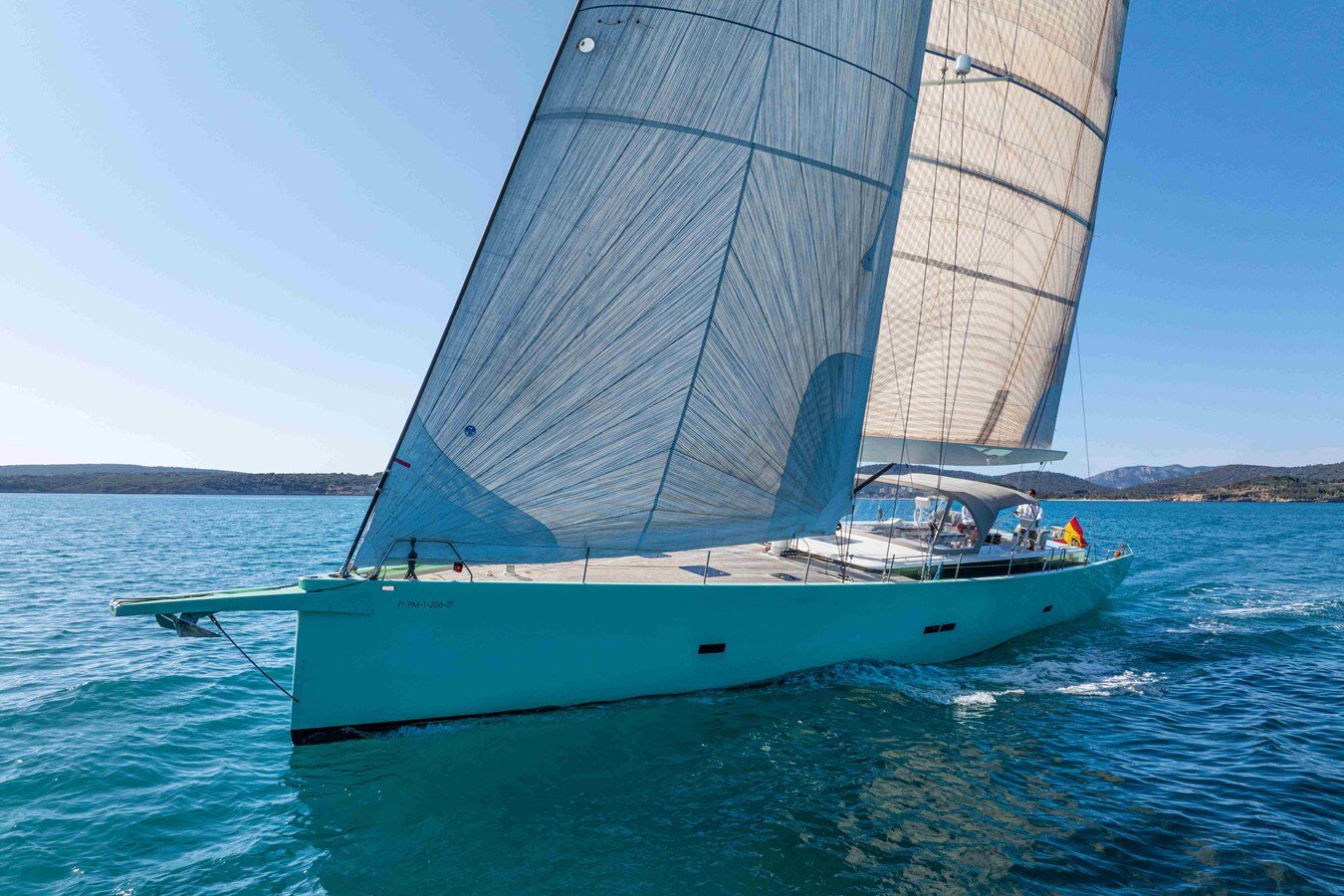 2015-y-yachts-78-9-d871b9
