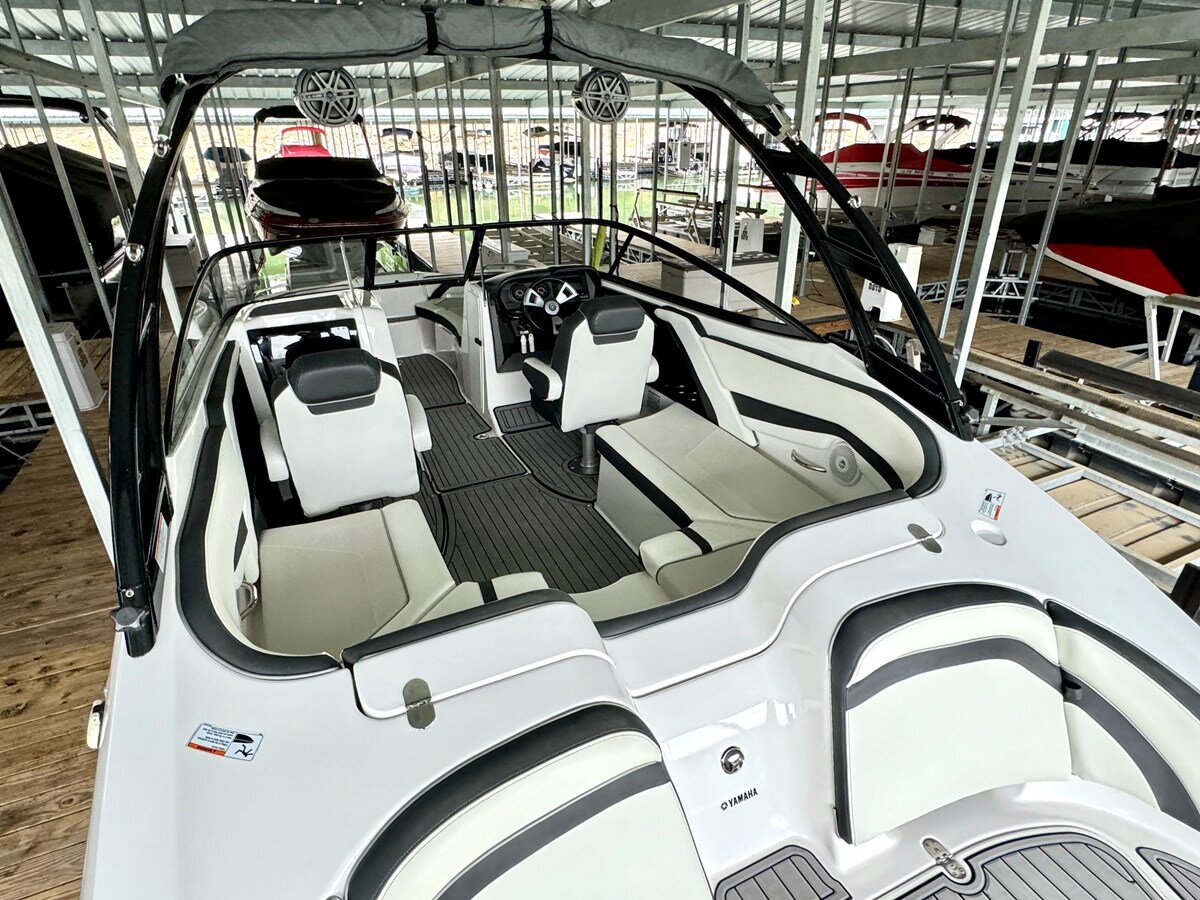 2015-yamaha-24-d7a0ec