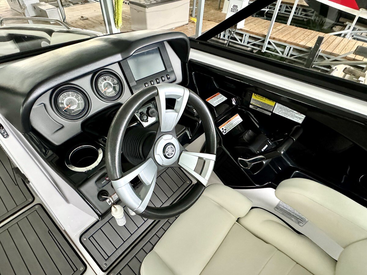 2015-yamaha-24-d7a0ec