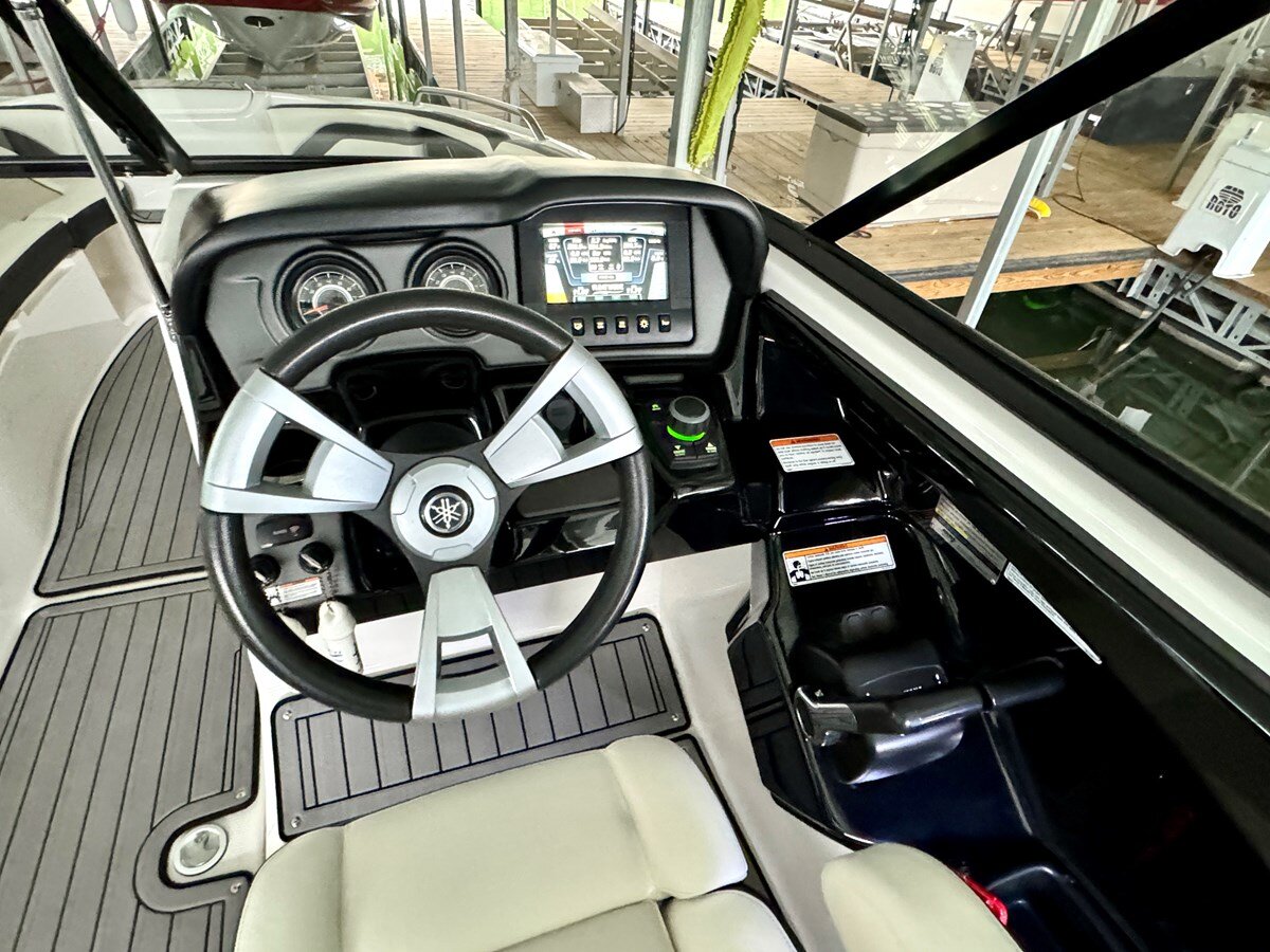 2015-yamaha-24-d7a0ec