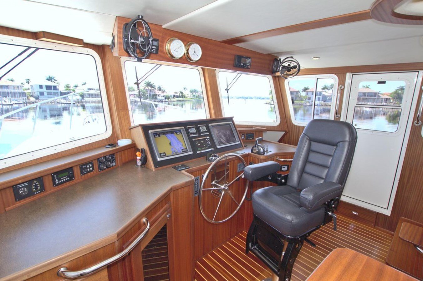 2016-american-tug-43-cd1174