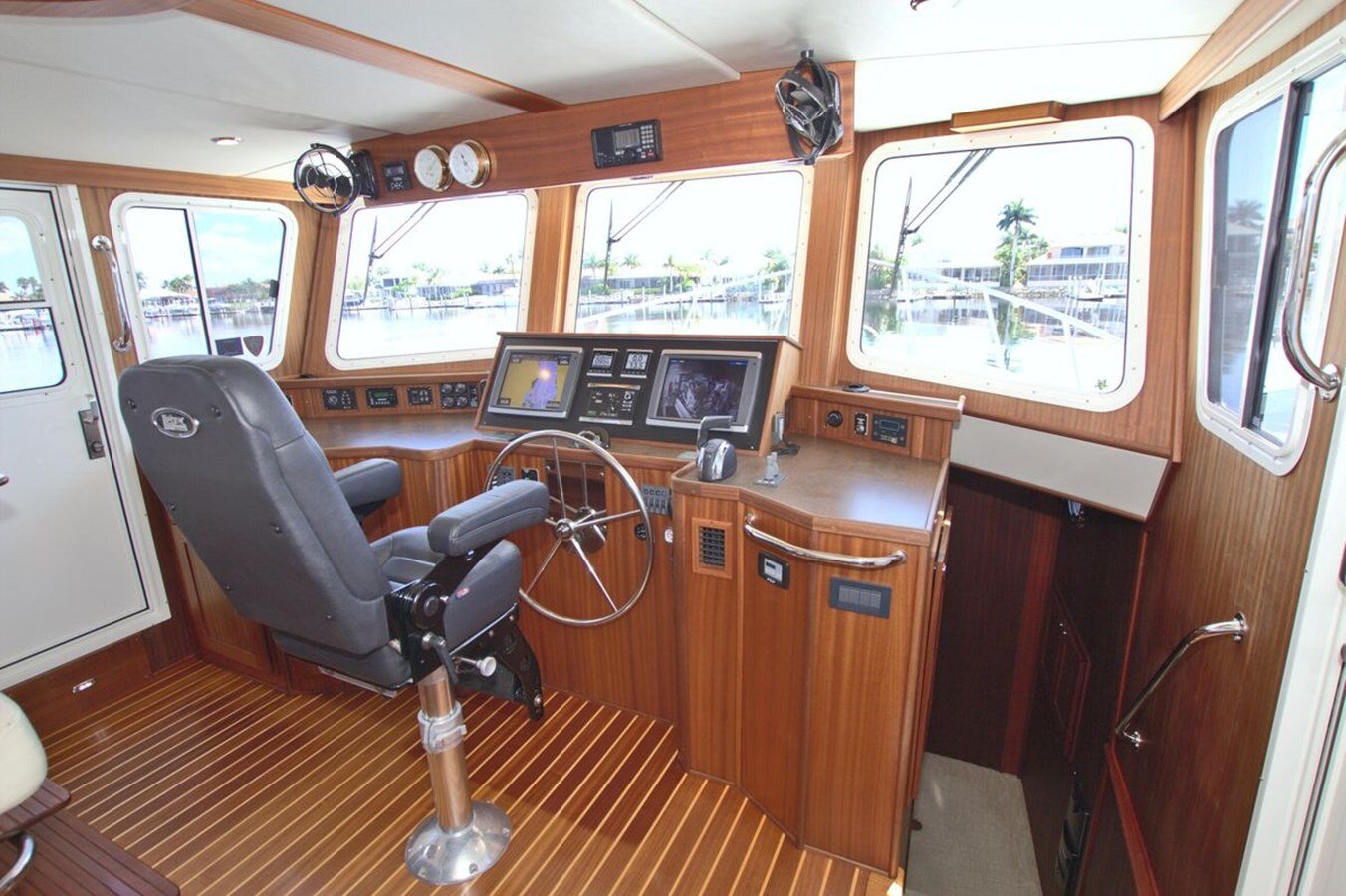 2016-american-tug-43-cd1174