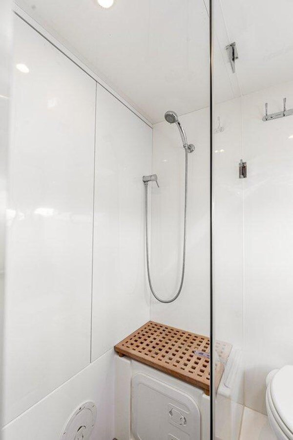 2016-aquila-44-ae7fba