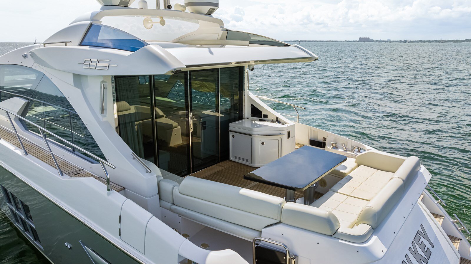 2016-azimut-yachts-55-b9e7ce