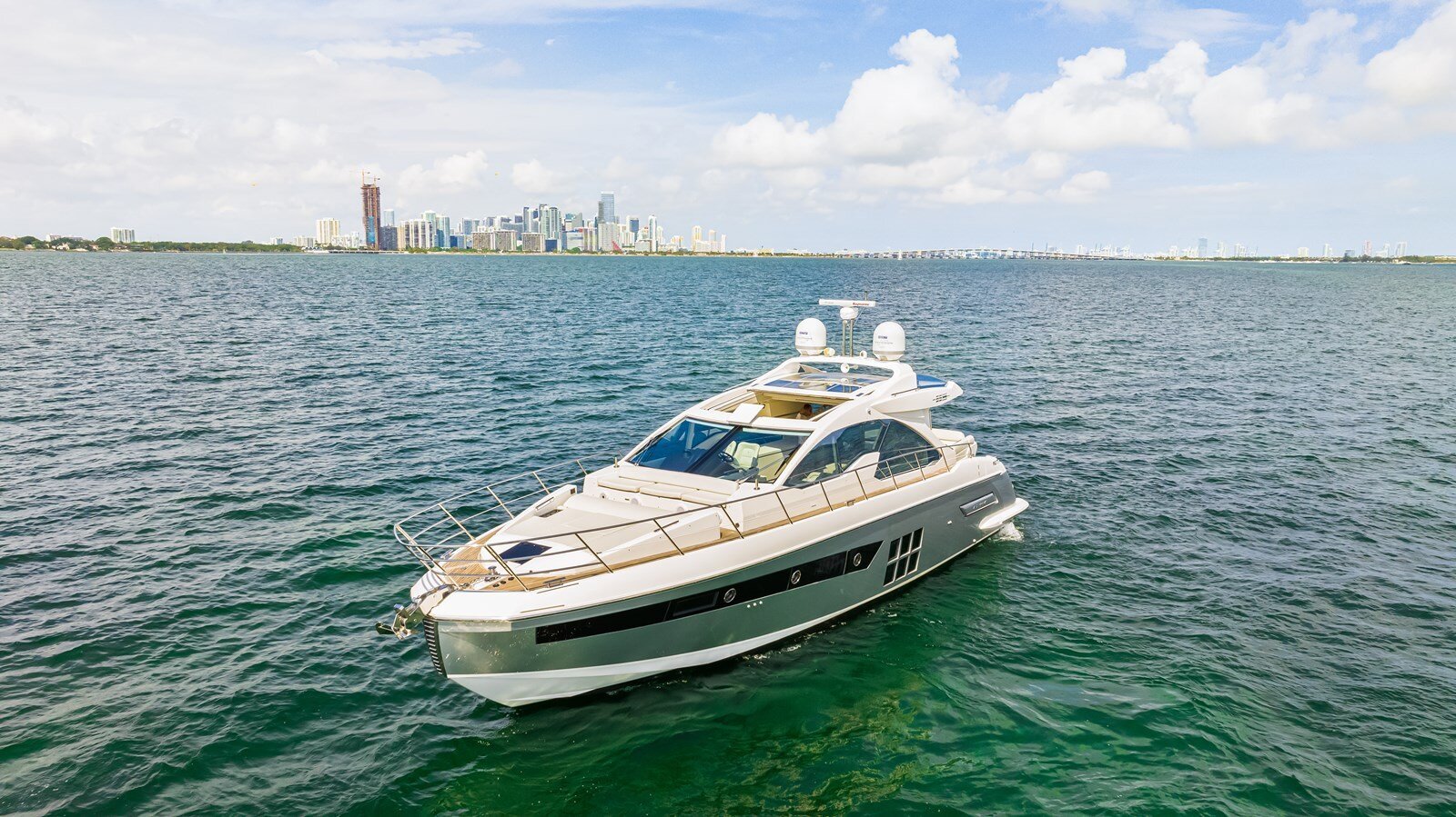 2016-azimut-yachts-55-b9e7ce