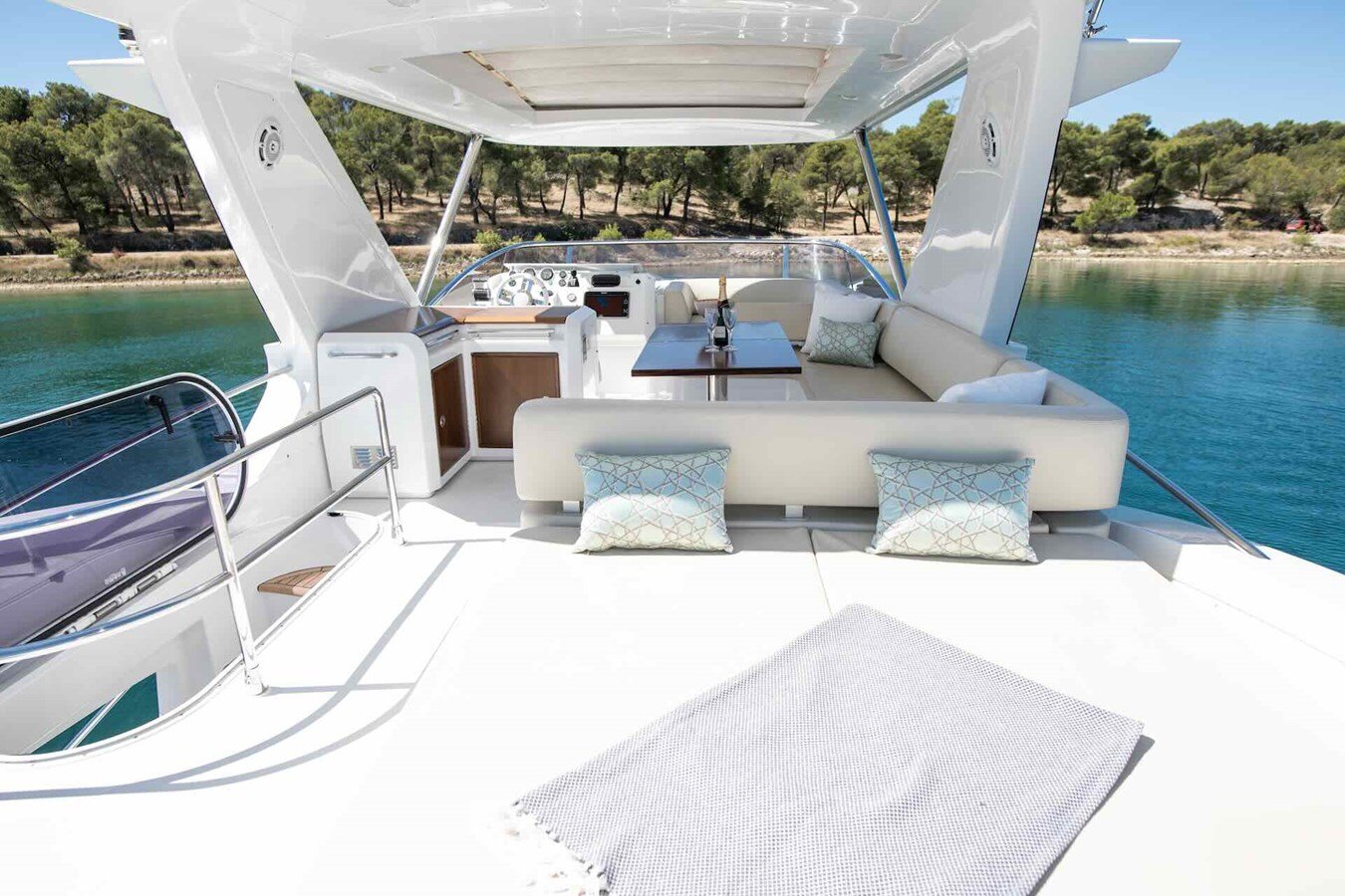 2016 AZIMUT YACHTS 60' 9