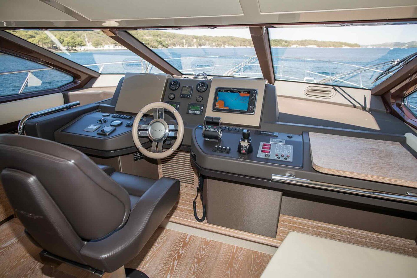 2016 AZIMUT YACHTS 60' 9