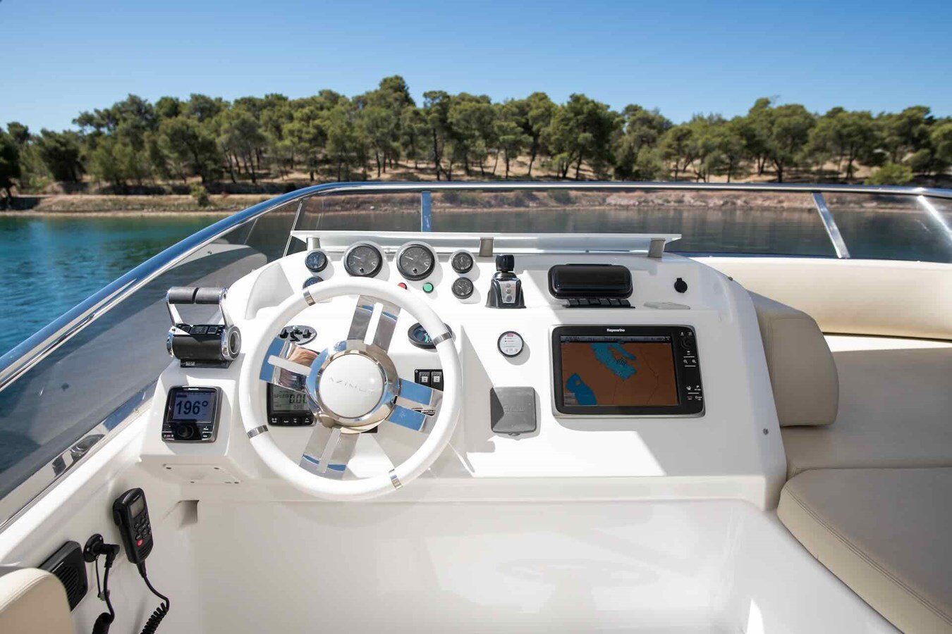 2016 AZIMUT YACHTS 60' 9