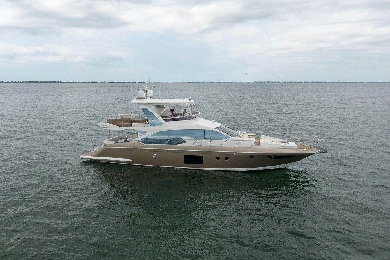 2016-azimut-yachts-66-b491d0