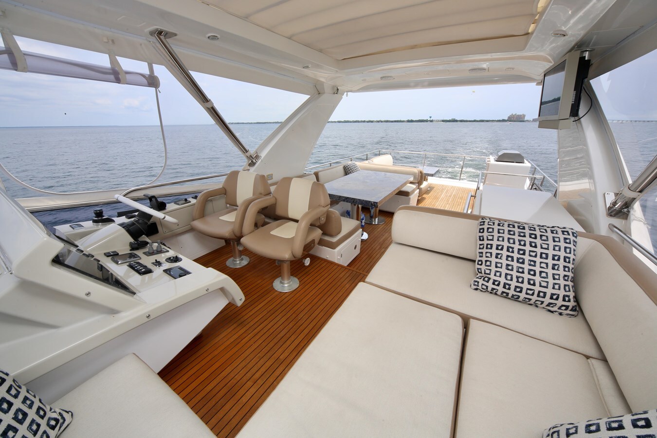 2016-azimut-yachts-66-b491d0