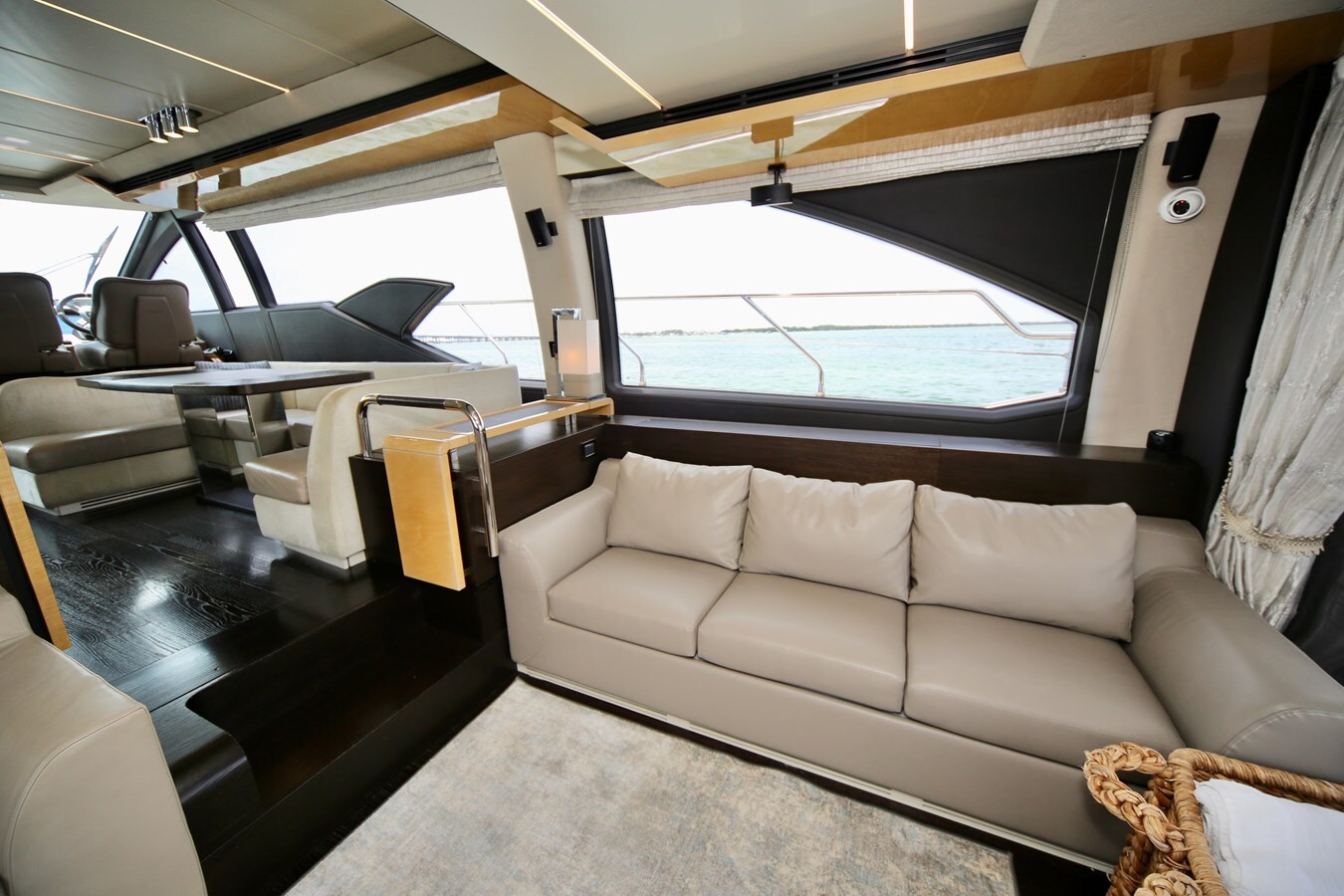 2016-azimut-yachts-66-b491d0