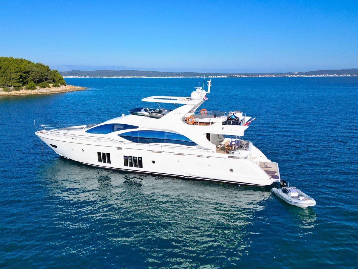 2016-azimut-yachts-84-4-8e48fa