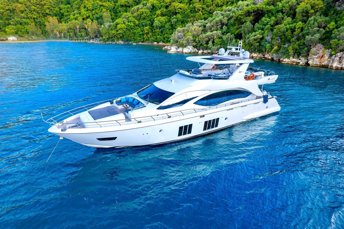 2016-azimut-yachts-84-4-8e48fa