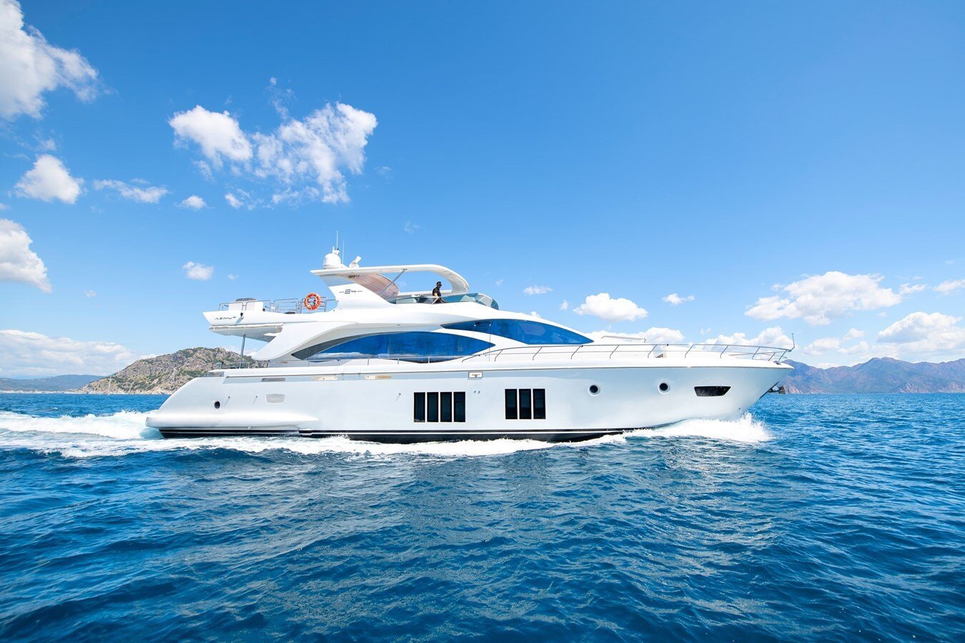 2016-azimut-yachts-84-4-8e48fa