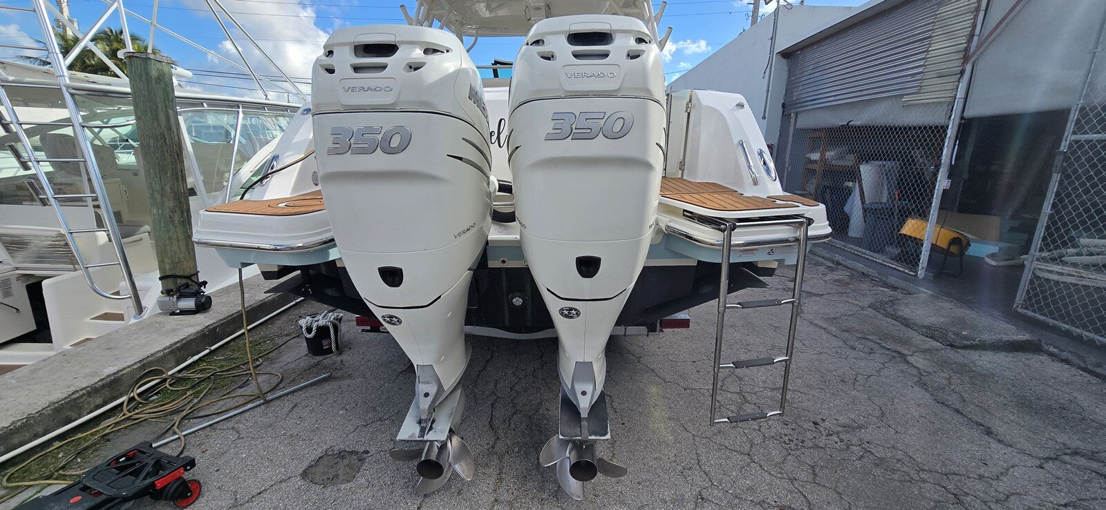 2016-boston-whaler-32-cf69fb