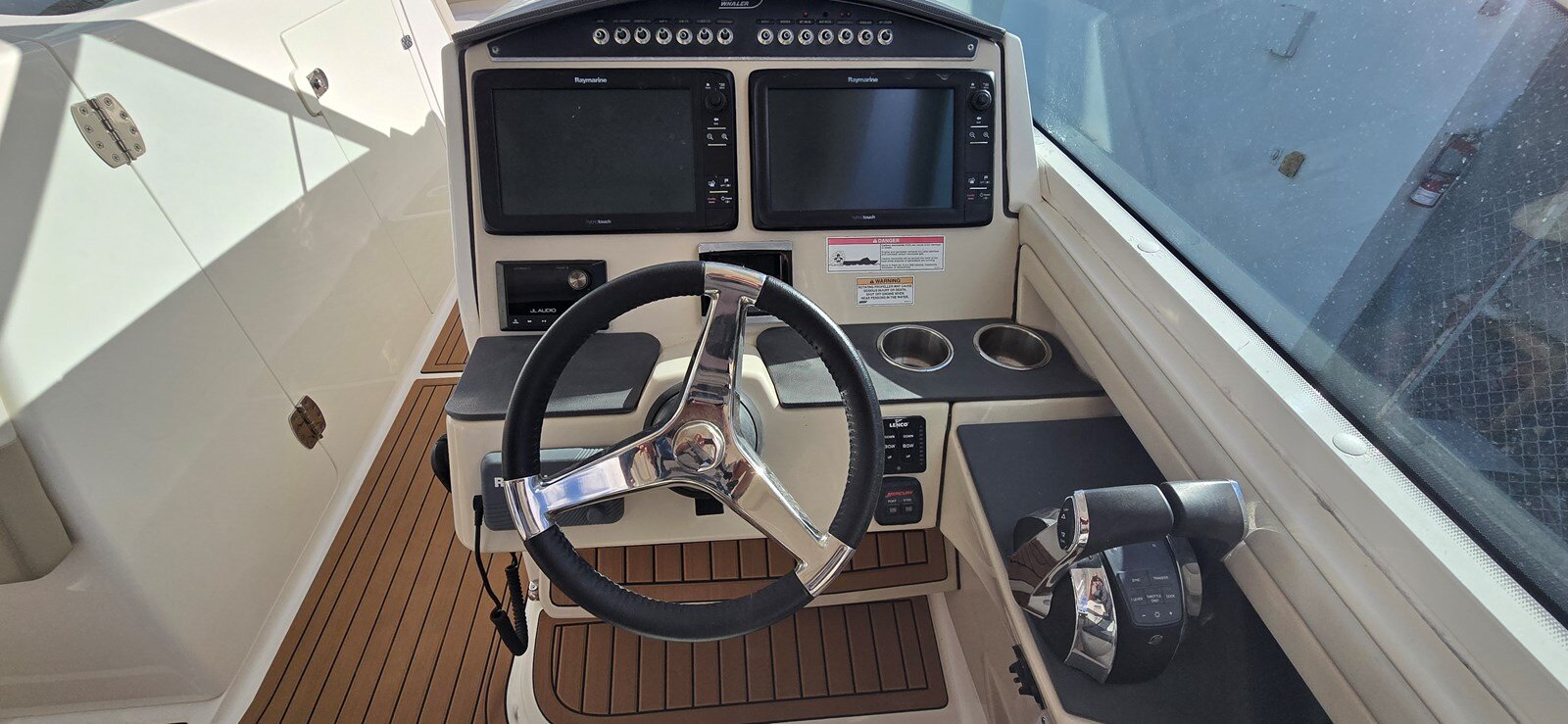 2016-boston-whaler-32-cf69fb