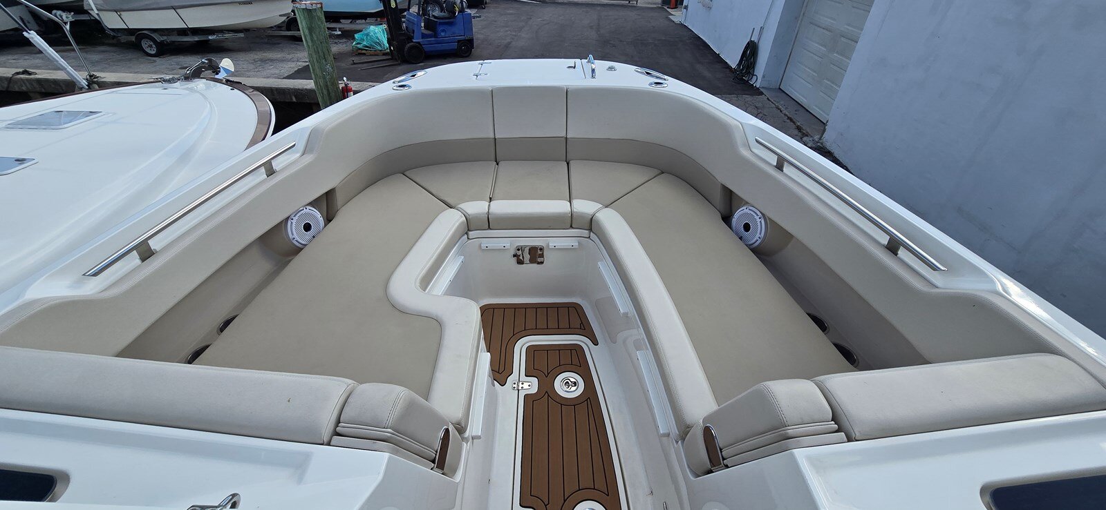 2016-boston-whaler-32-cf69fb