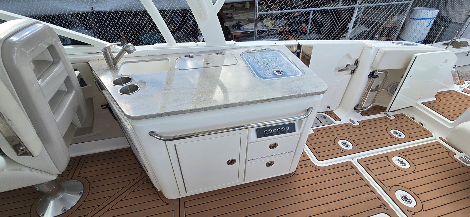 2016-boston-whaler-32-cf69fb