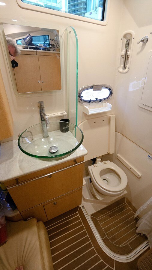 2016-boston-whaler-37-d500c2