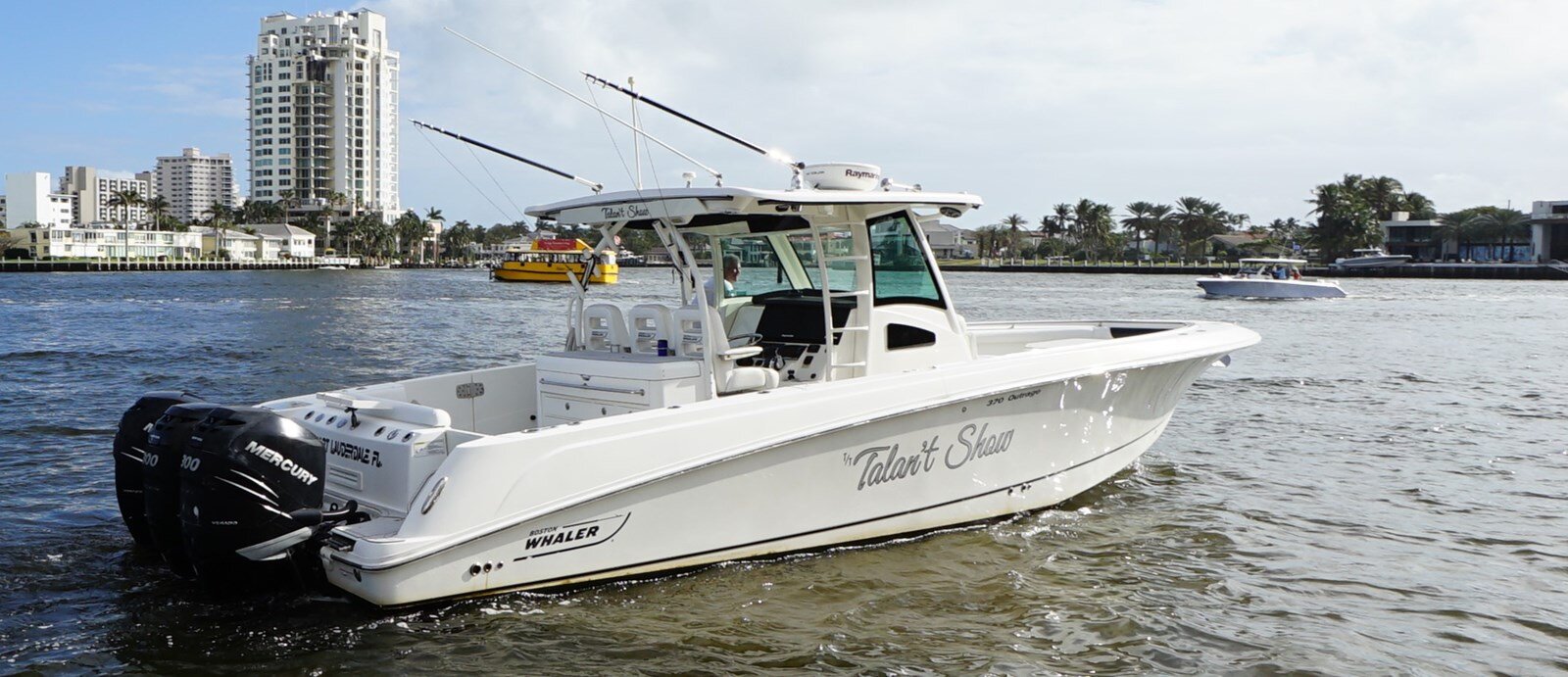2016-boston-whaler-37-d500c2