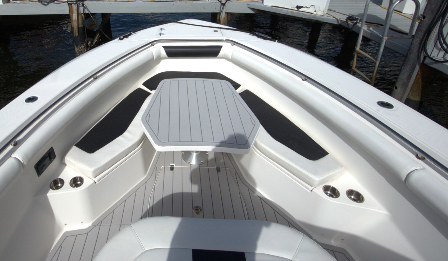 2016-boston-whaler-37-d500c2