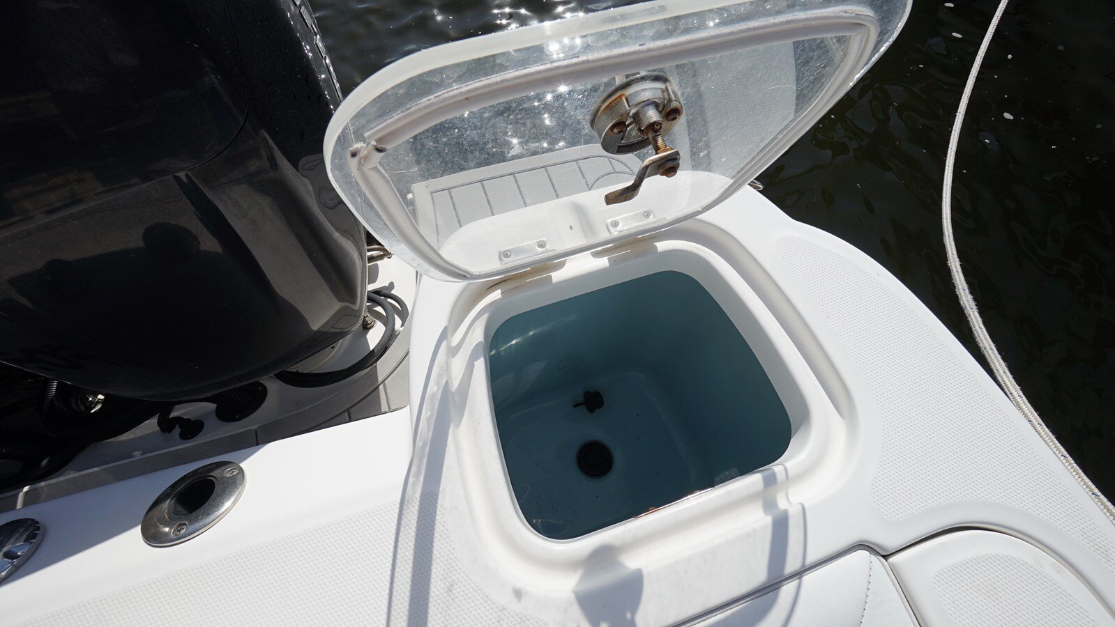 2016-boston-whaler-37-d500c2