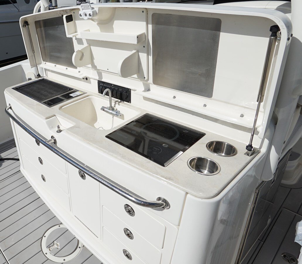 2016-boston-whaler-37-d500c2