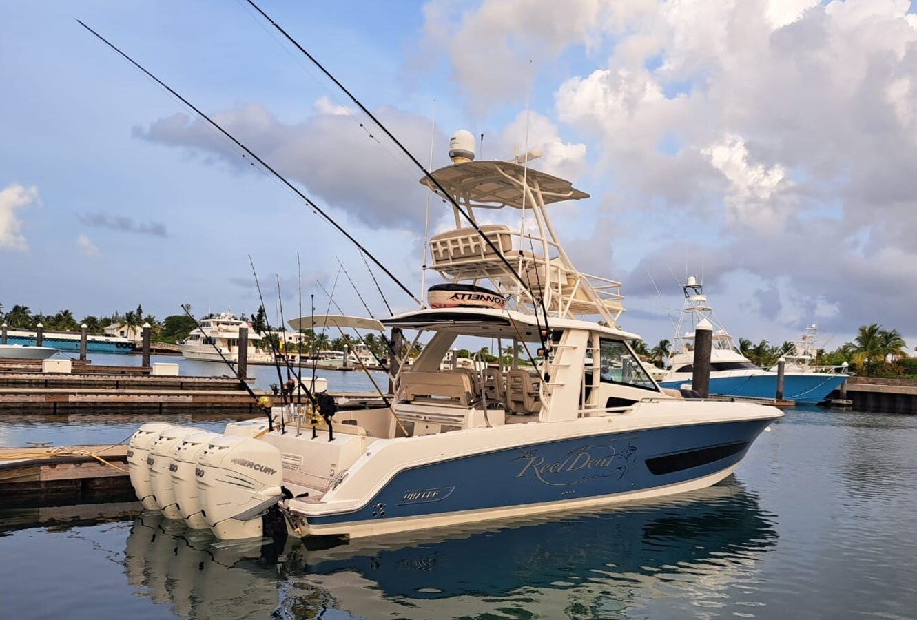 2016-boston-whaler-42-6-f564cb