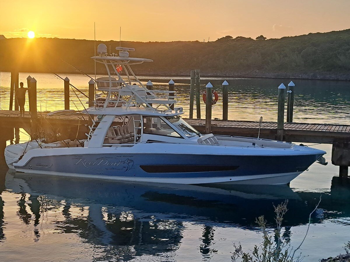 2016-boston-whaler-42-6-f564cb