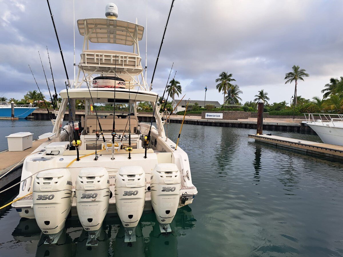 2016-boston-whaler-42-6-f564cb