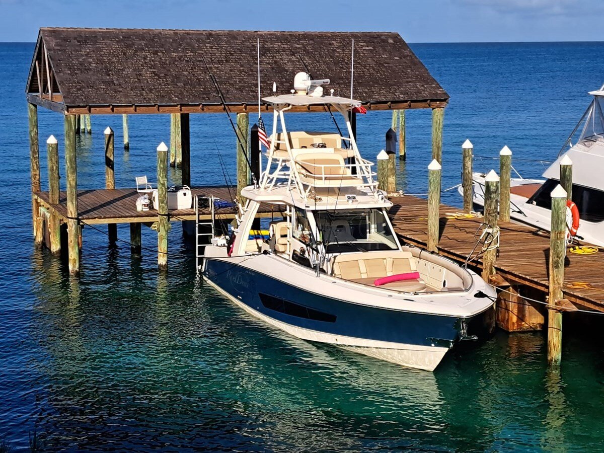 2016-boston-whaler-42-6-f564cb