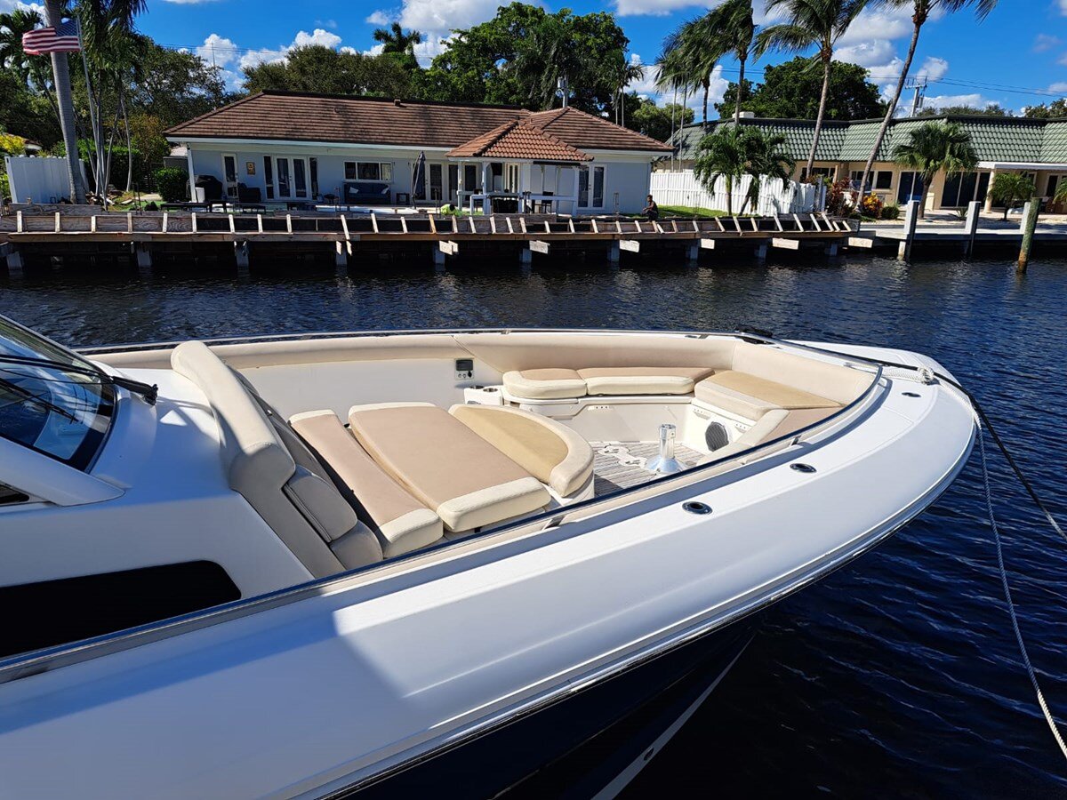 2016-boston-whaler-42-6-f564cb