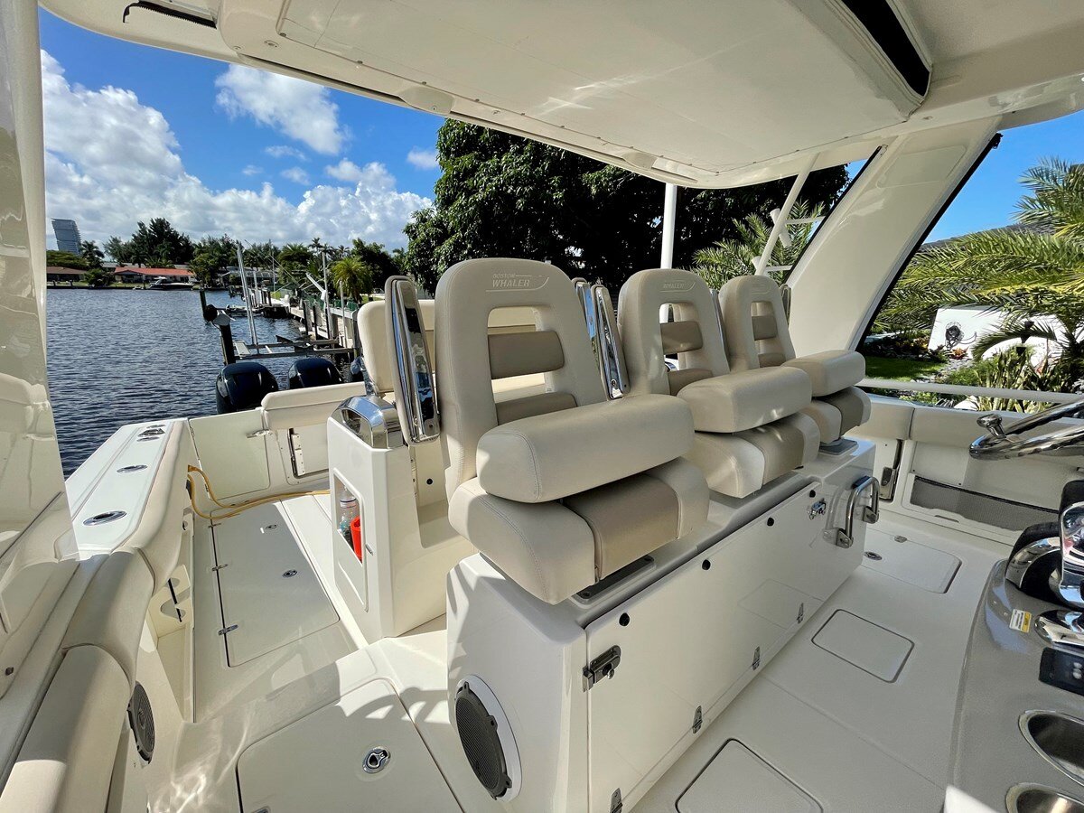 2016-boston-whaler-42-7bdad2