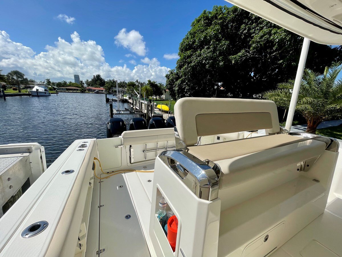 2016-boston-whaler-42-7bdad2