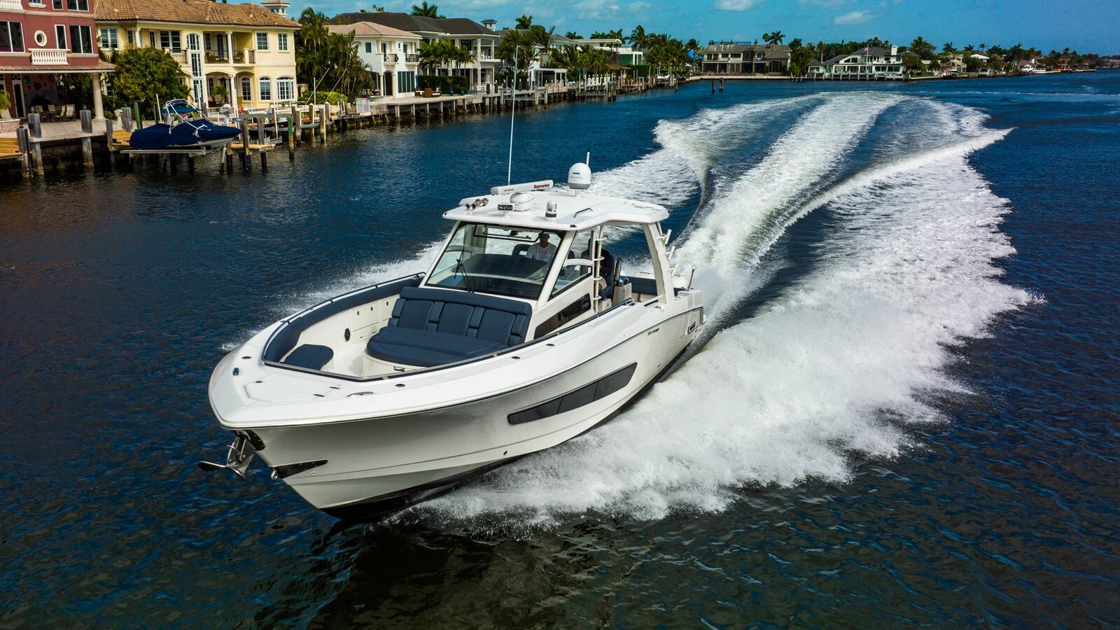 2016-boston-whaler-42-2f582c