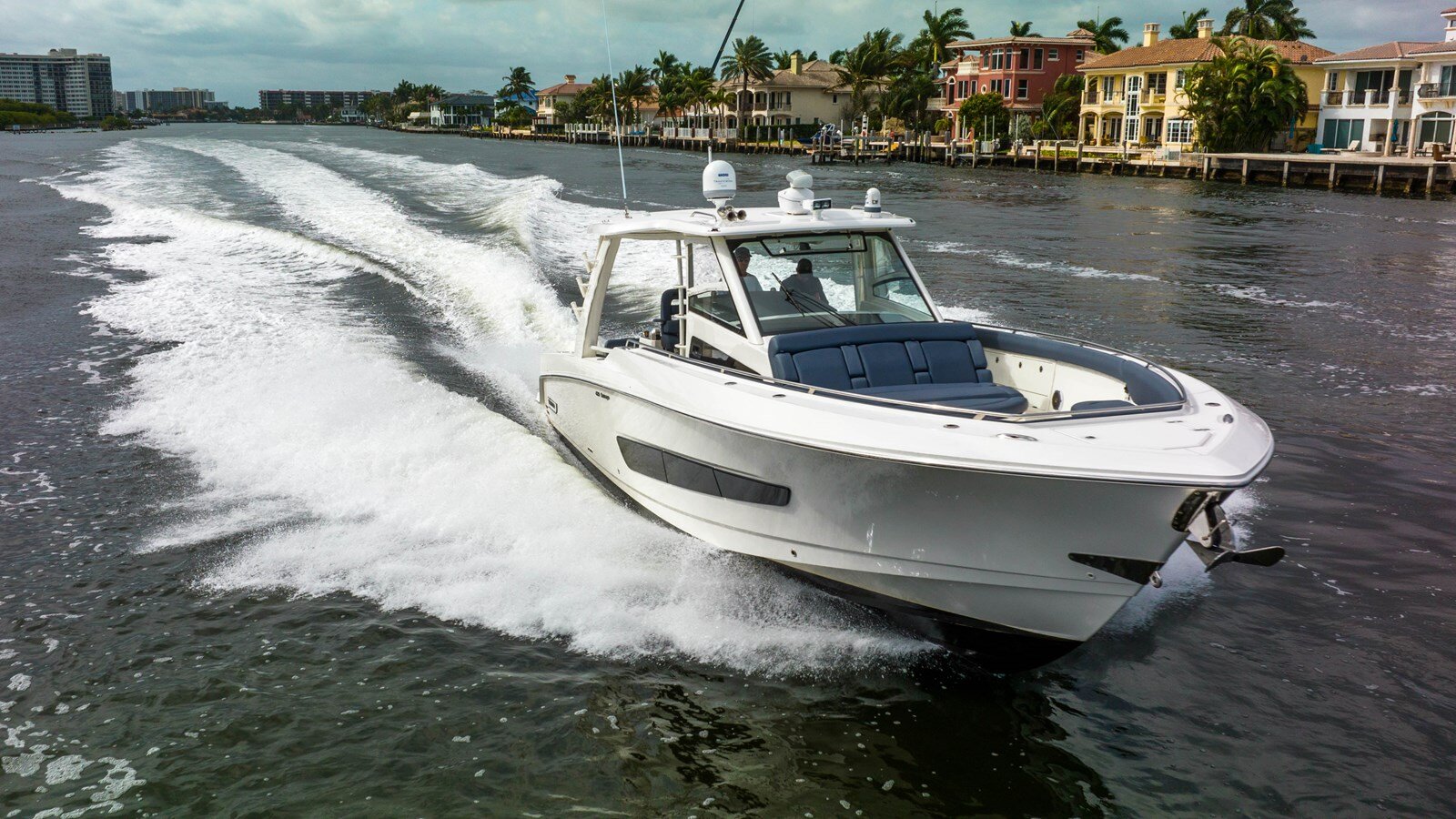 2016-boston-whaler-42-2f582c