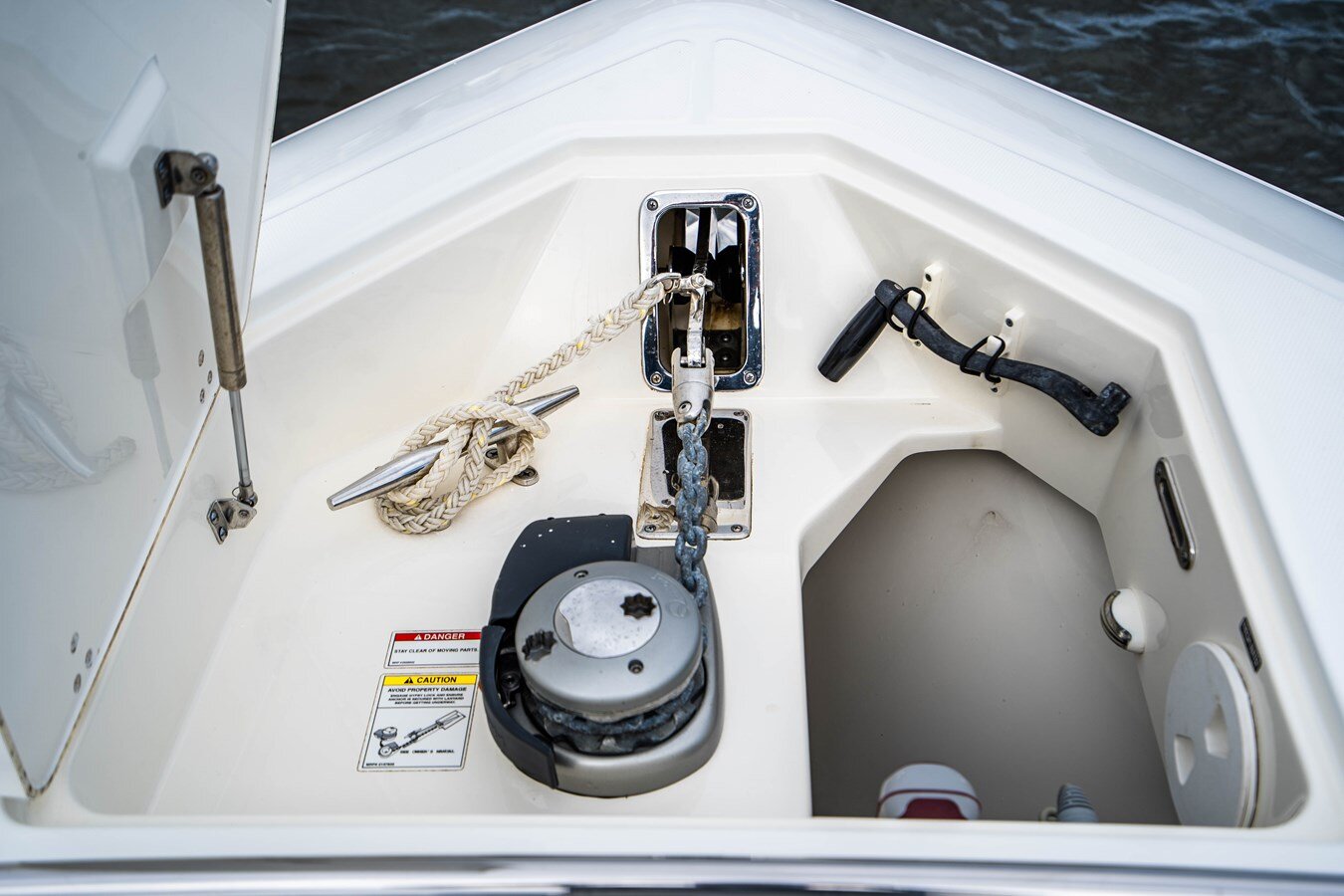 2016-boston-whaler-42-2f582c