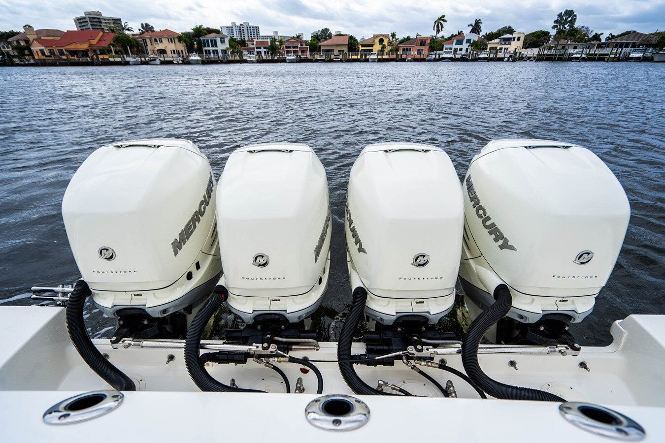 2016-boston-whaler-42-2f582c