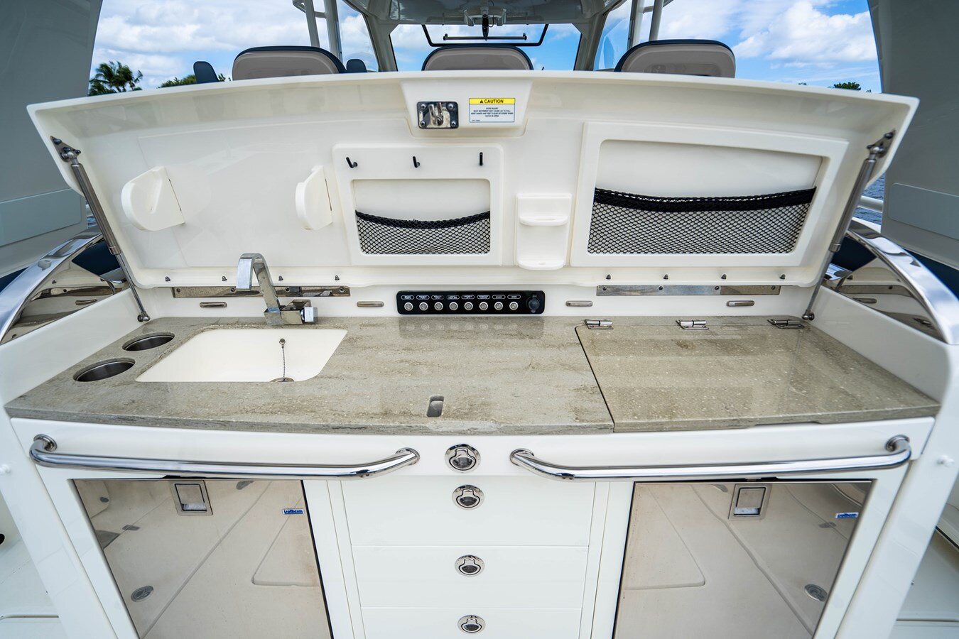 2016-boston-whaler-42-2f582c