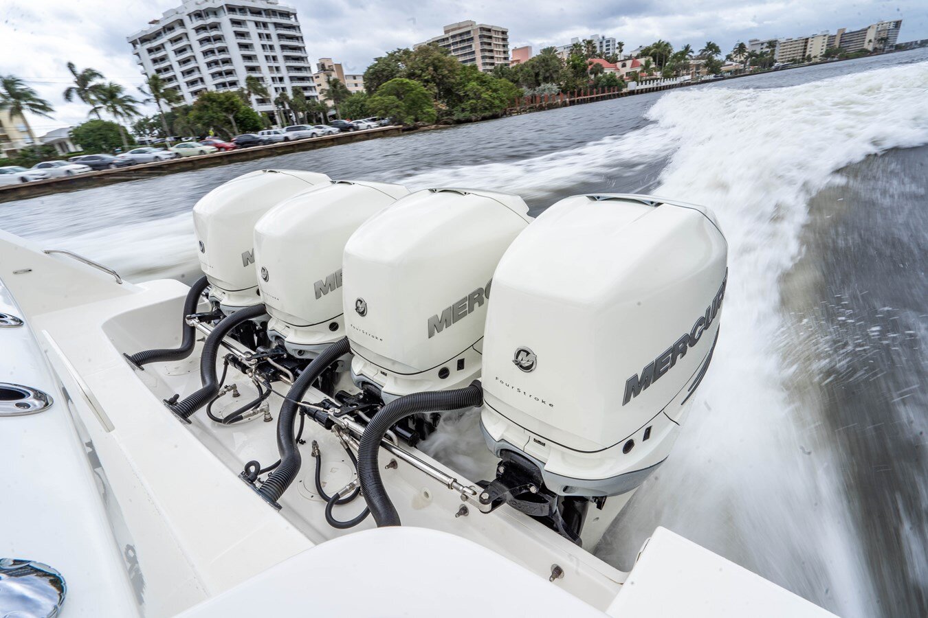 2016-boston-whaler-42-2f582c