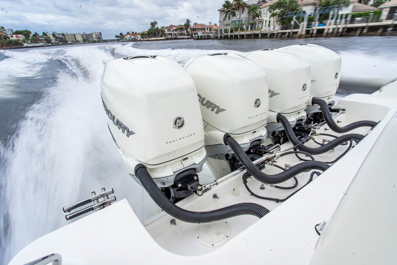 2016-boston-whaler-42-2f582c