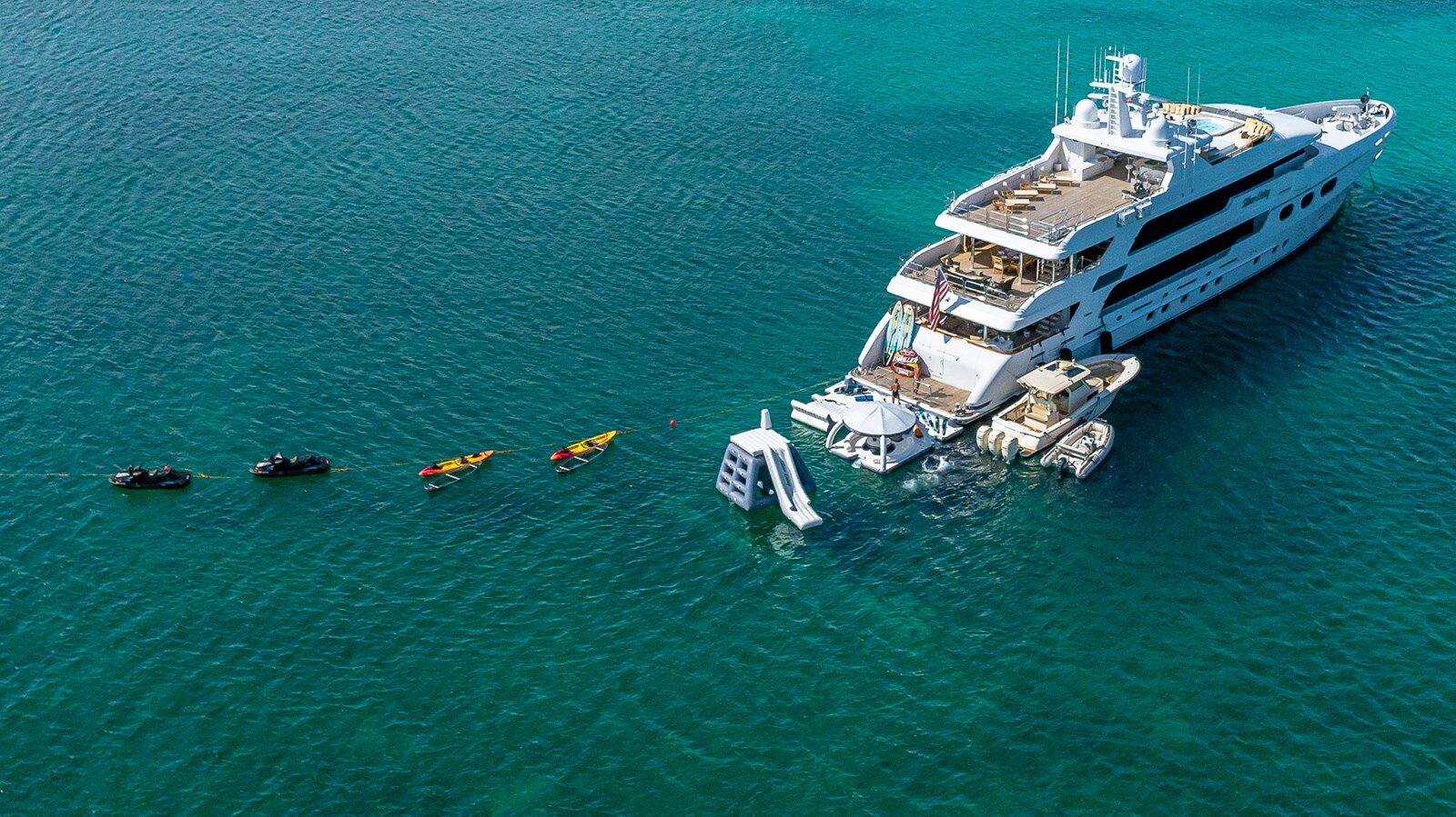 2016 CHRISTENSEN 164'