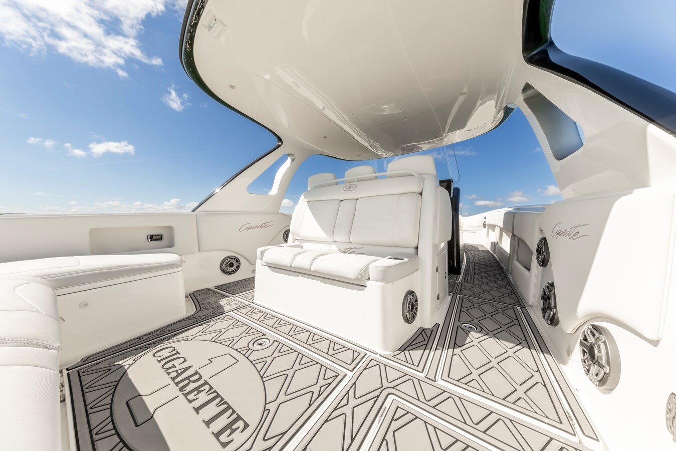 2016-cigarette-41-054857