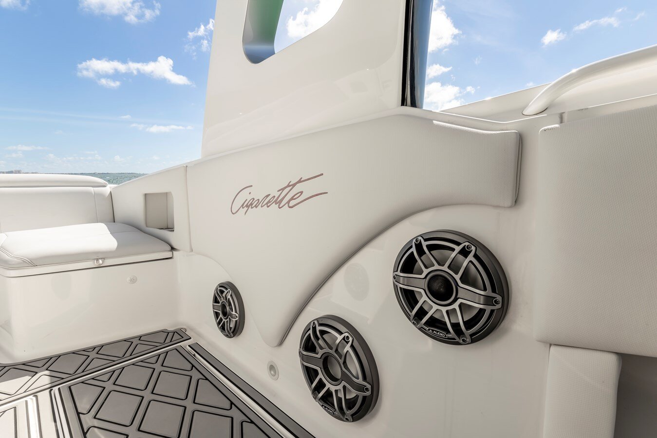 2016-cigarette-41-054857