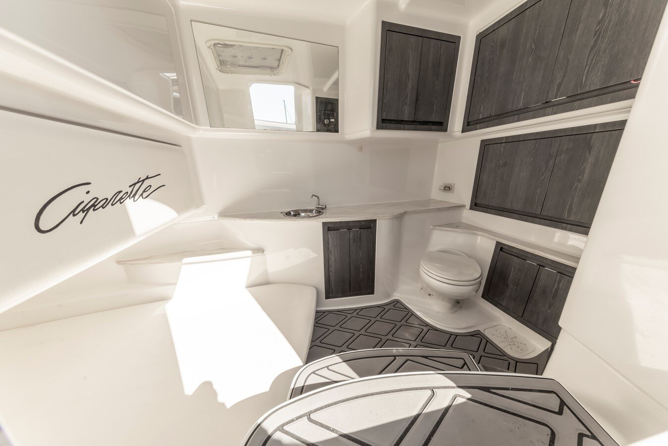 2016-cigarette-41-054857