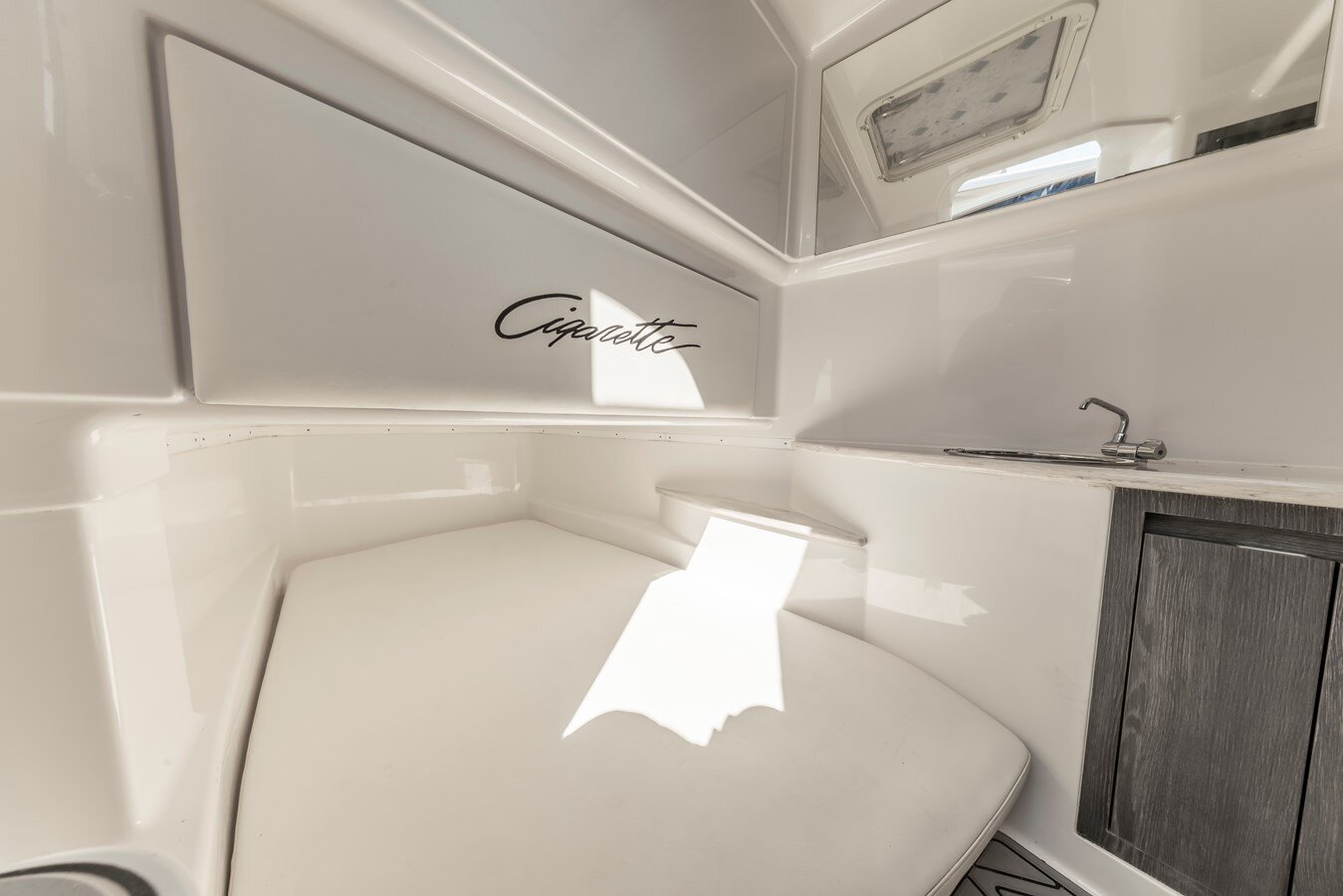 2016-cigarette-41-054857