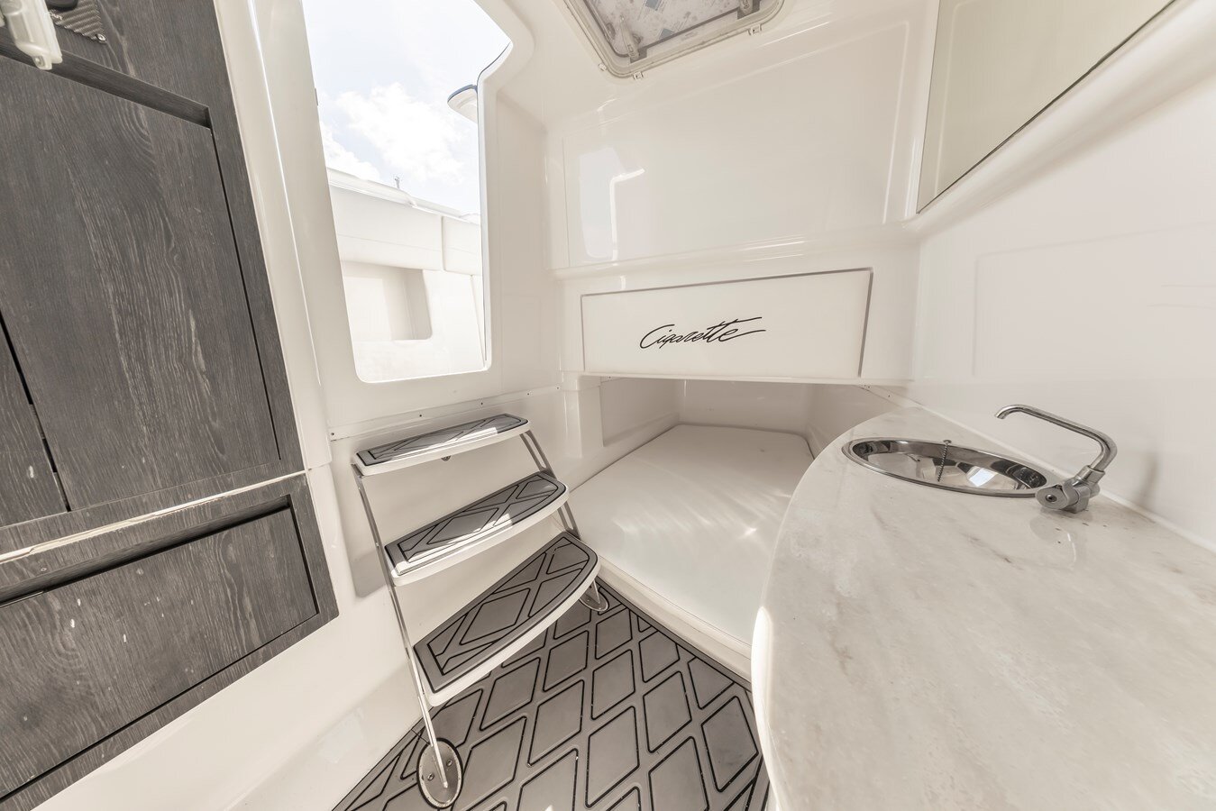 2016-cigarette-41-054857