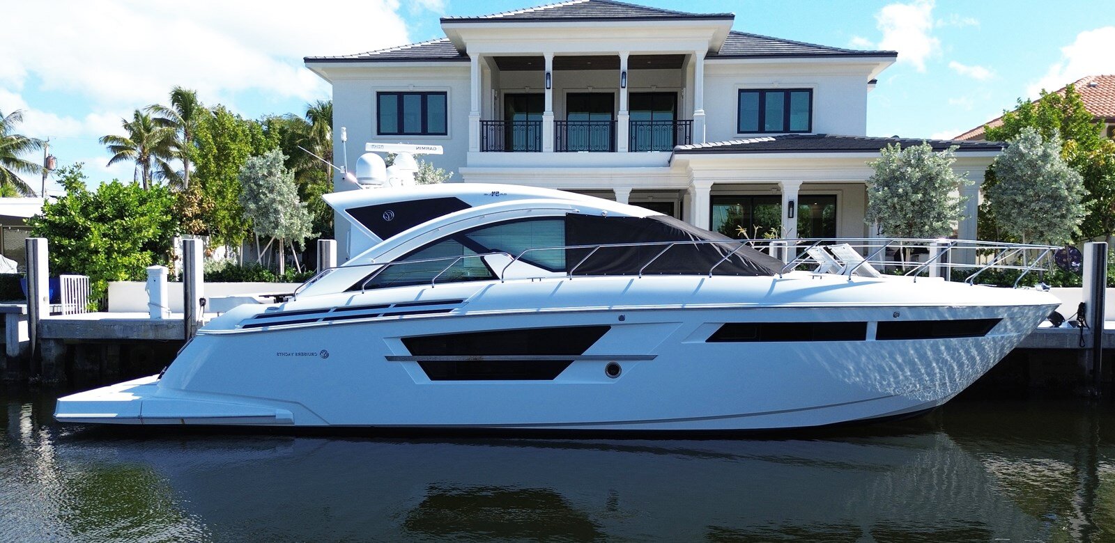 2016-cruisers-yachts-54-9bb7cc