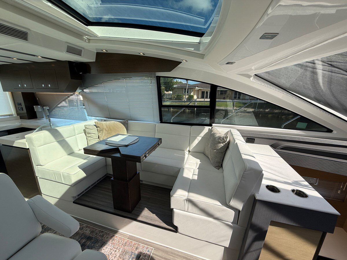 2016-cruisers-yachts-54-9bb7cc